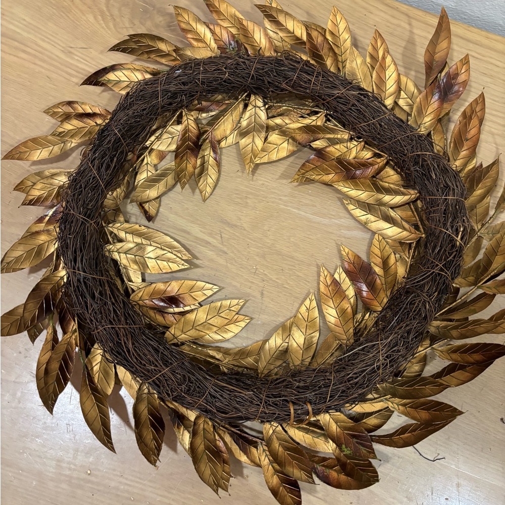 Gold Holiday magnolia leaves Wreath 22” - Picture 3 of 4